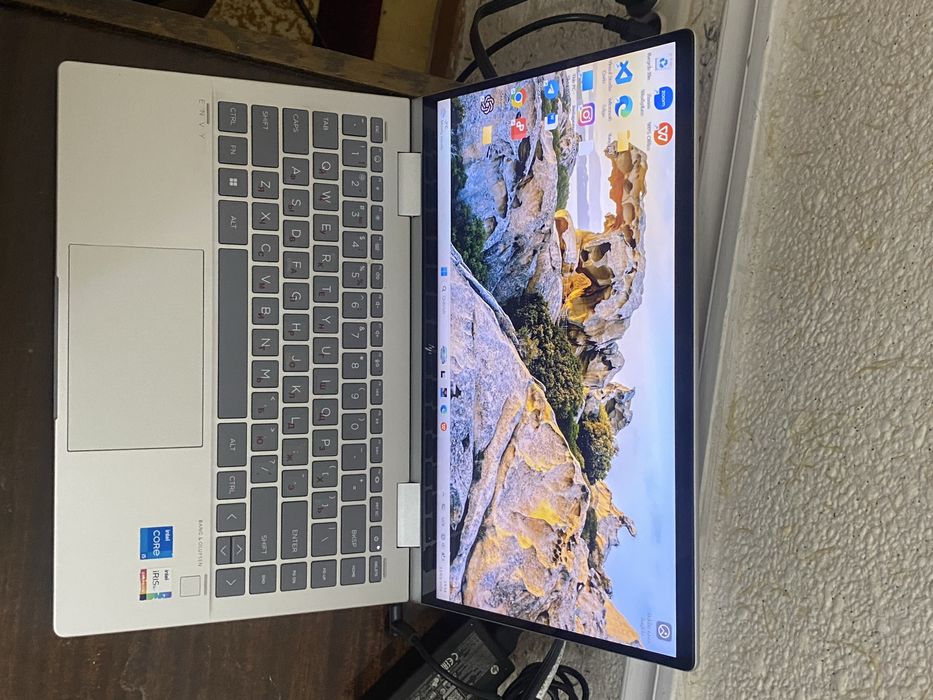 HP Envy x360 2-in-1 Laptop 14-es0013 dx