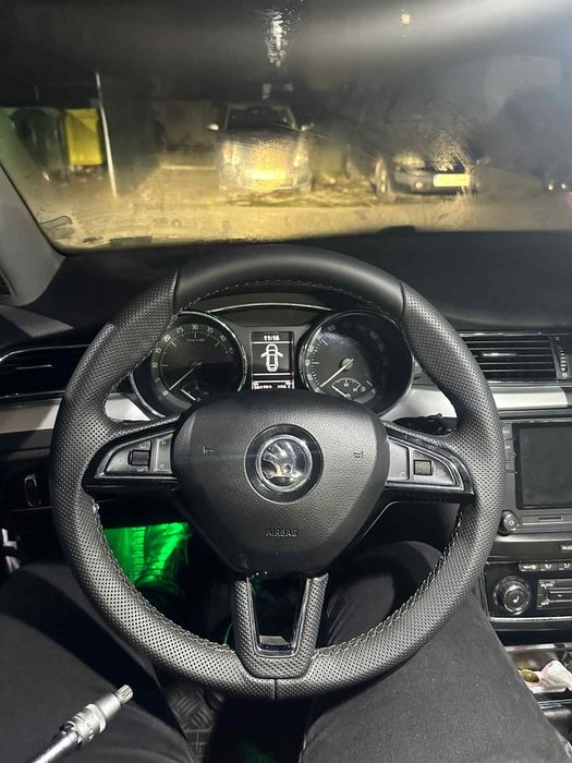 Volan skoda piele perforata diferite generatii
