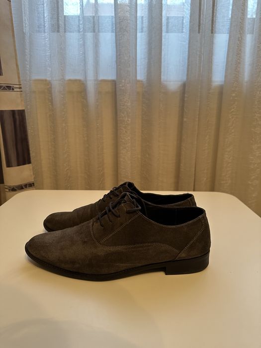 Pantofi din piele intoarsa