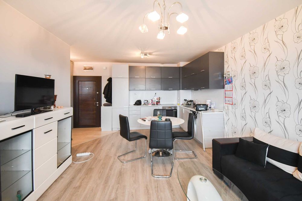 Дава се под наем Двустаен апартамент в София, Витоша - 65 кв.м за 523.26 € - Снимка #1