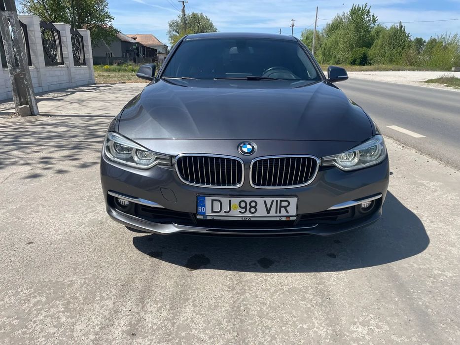 BMW Seria 3 BMW 330e (Plug-in Hybrid) – Performanță și Eficiență