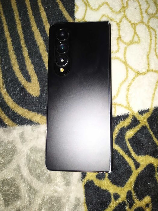 Samsung Galaxy z fold 4 12/512gb