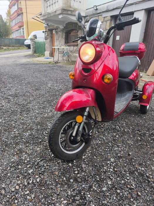 Scuter/triciclu electric fără permis