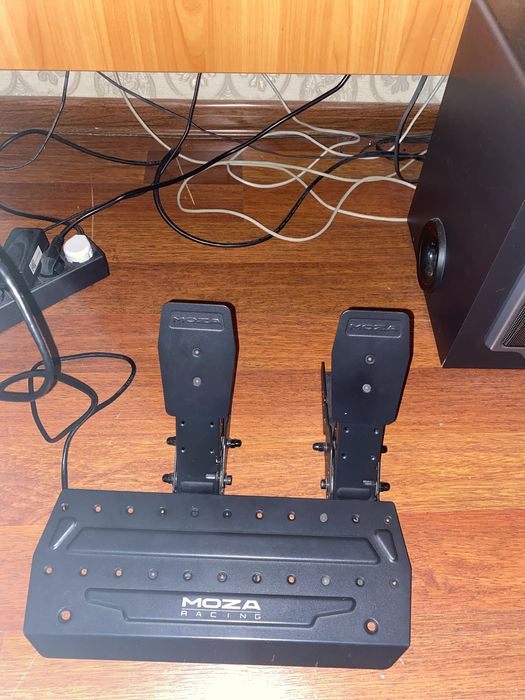 Игровой руль Moza r3