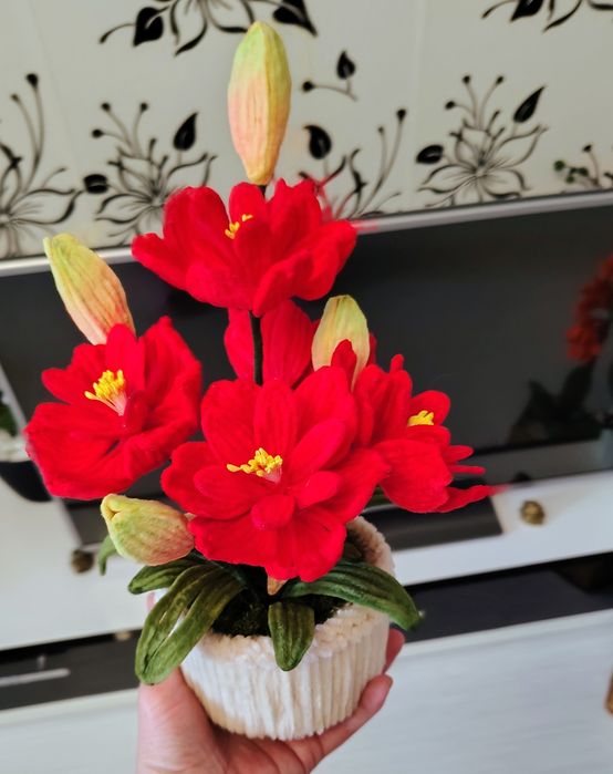 Ghiveci din sârmă plușată