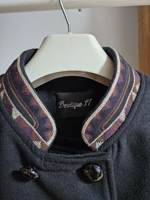 Palton mărime 38 cu motive etno