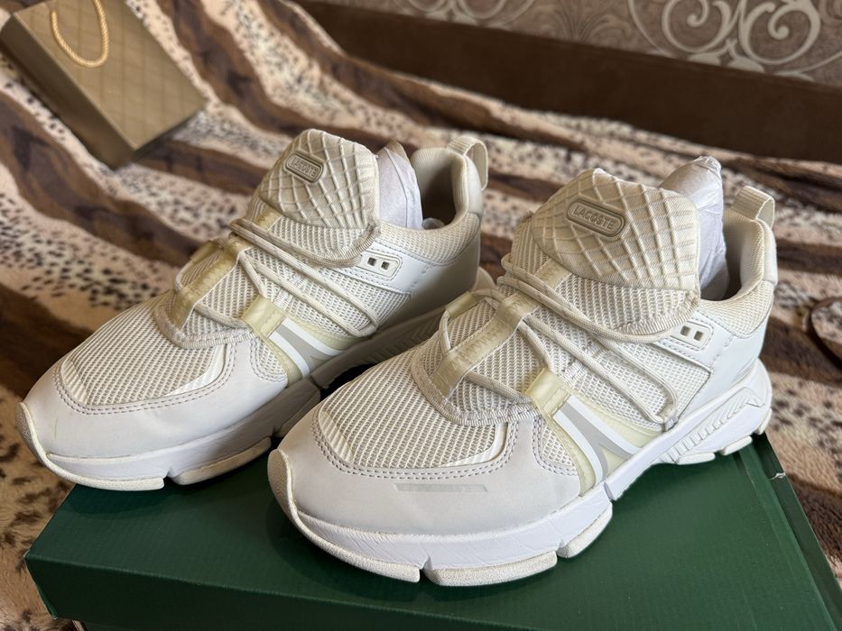 Продам кроссы летние от Lacoste!