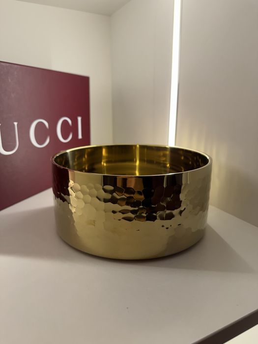 Продам миску для собак большую!