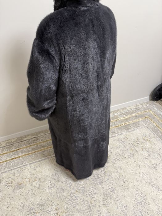 Продается шуба ни разу не одевалась