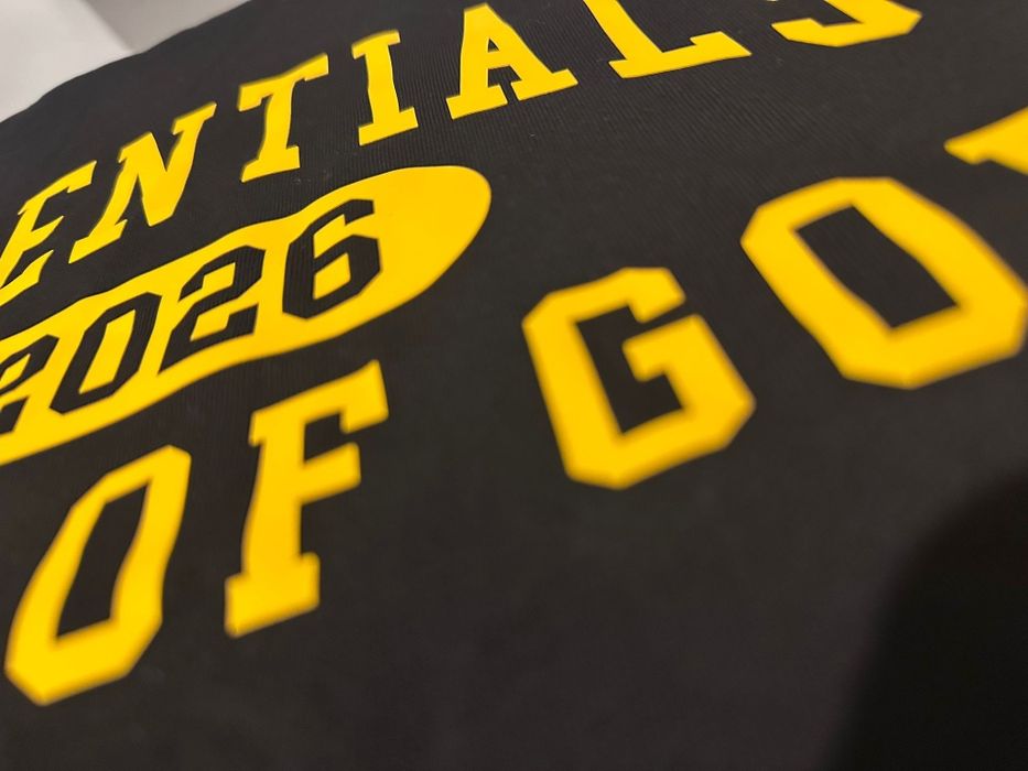 Compleu Fear of God x Essentials  2026