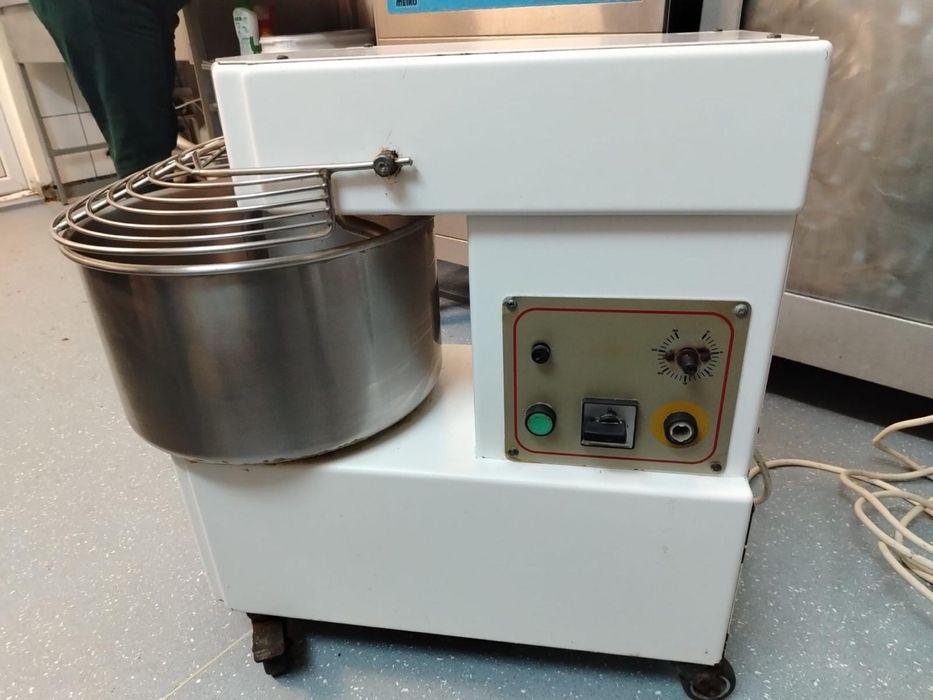 Vand malaxor italian 20 de kg cu tempomat