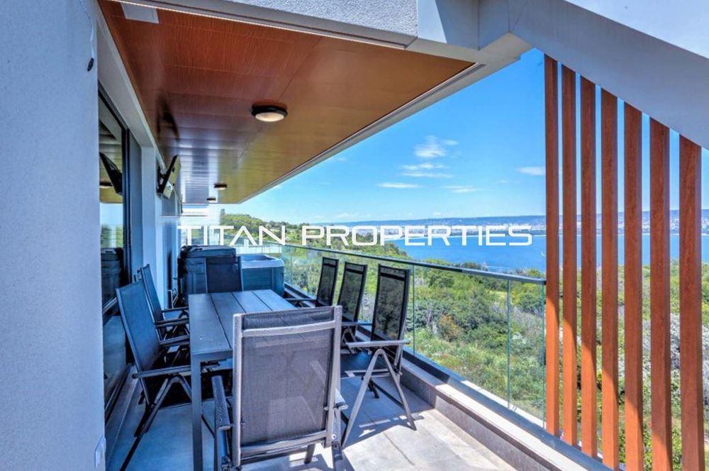 Дава се под наем Четиристаен апартамент в Варна, Галата - 207 кв.м за 2200 € - Снимка #8