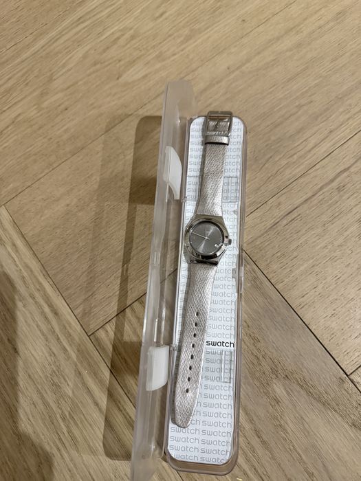 Часы женские swatch