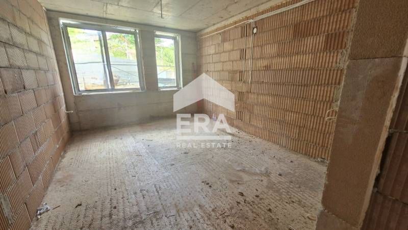 Продава се Четиристаен апартамент в Варна, м-т Св. Никола - 176 кв.м за 2114 €/кв.м - Снимка #9