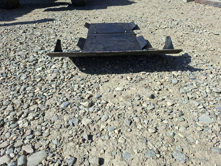 Vând scut motor Mitsubishi l200 2004