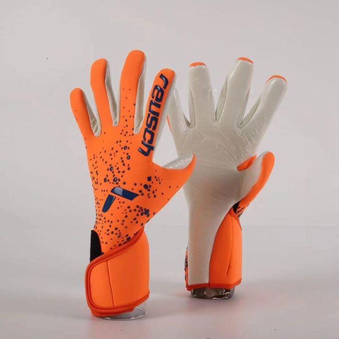 Вратарские перчатки Reusch 8