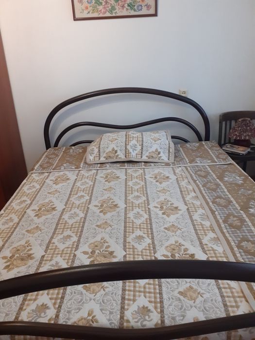 Продам 2-х спальнюю кровать