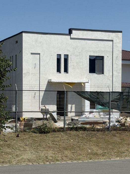 Casa noua de vanzare