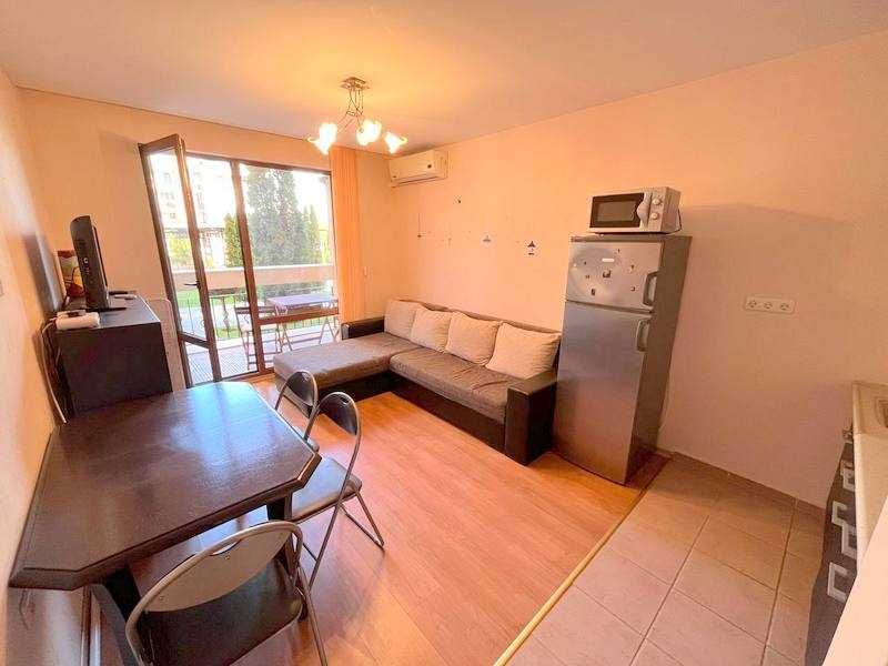 Продава се Едностаен апартамент в Свети Влас - 40 кв.м за 1425 €/кв.м - Снимка #2