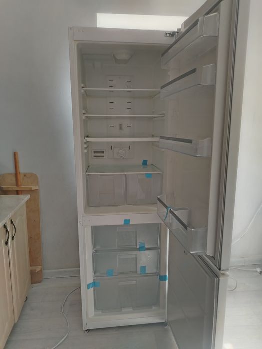 Холодильник VESTEL