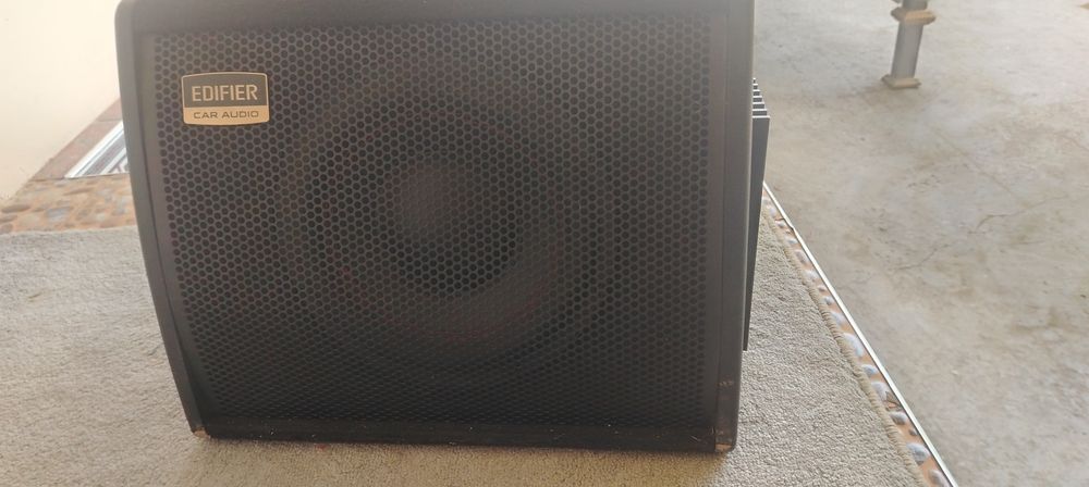 Калонка бас мошенага симлари билан бирга