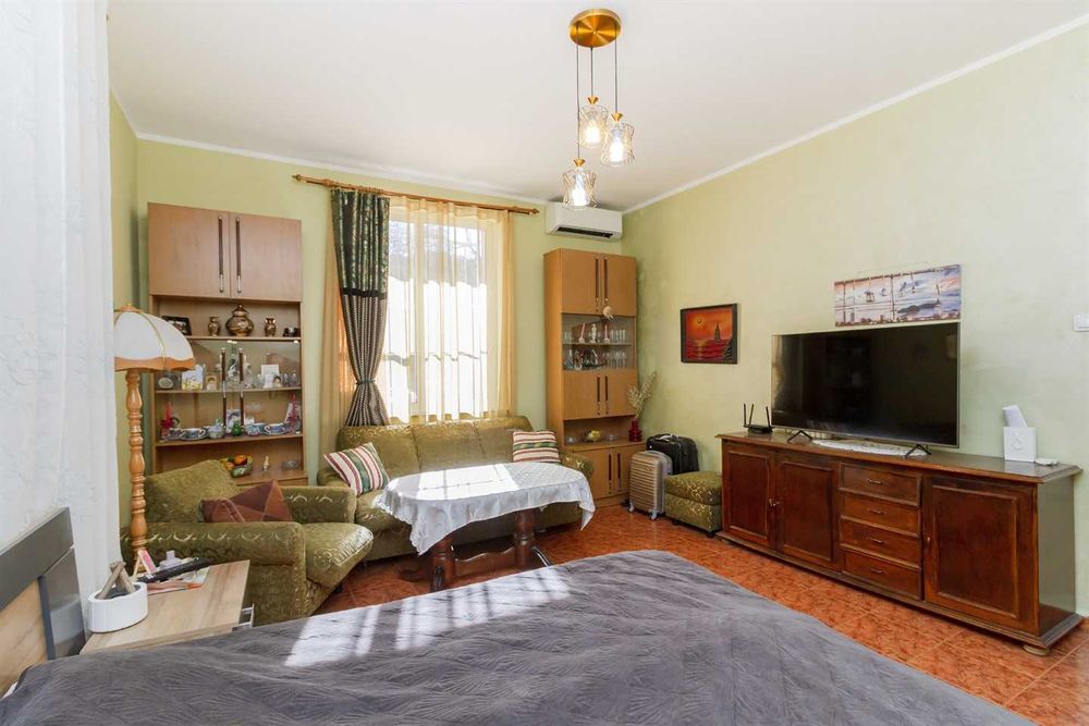 Тристаен апартамент в Центъра