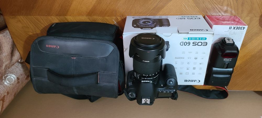 Продается canon eos 60d , софтбоксы,фотовспышка