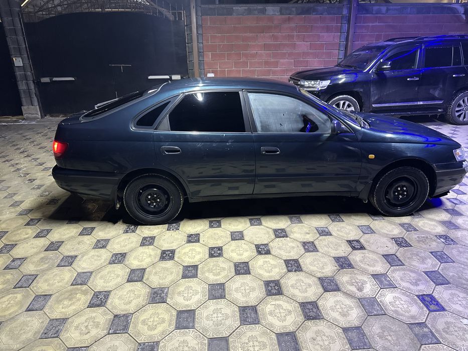 Carina E 1994 года 1.6 обьем