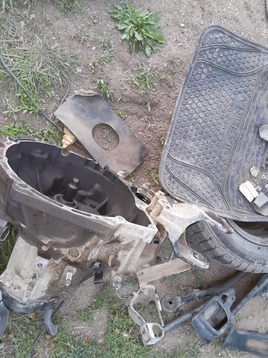 Запчасти мазда кронус седан