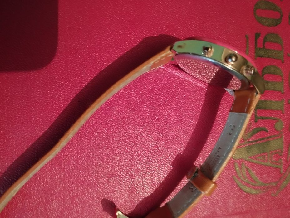 Продам часы женские