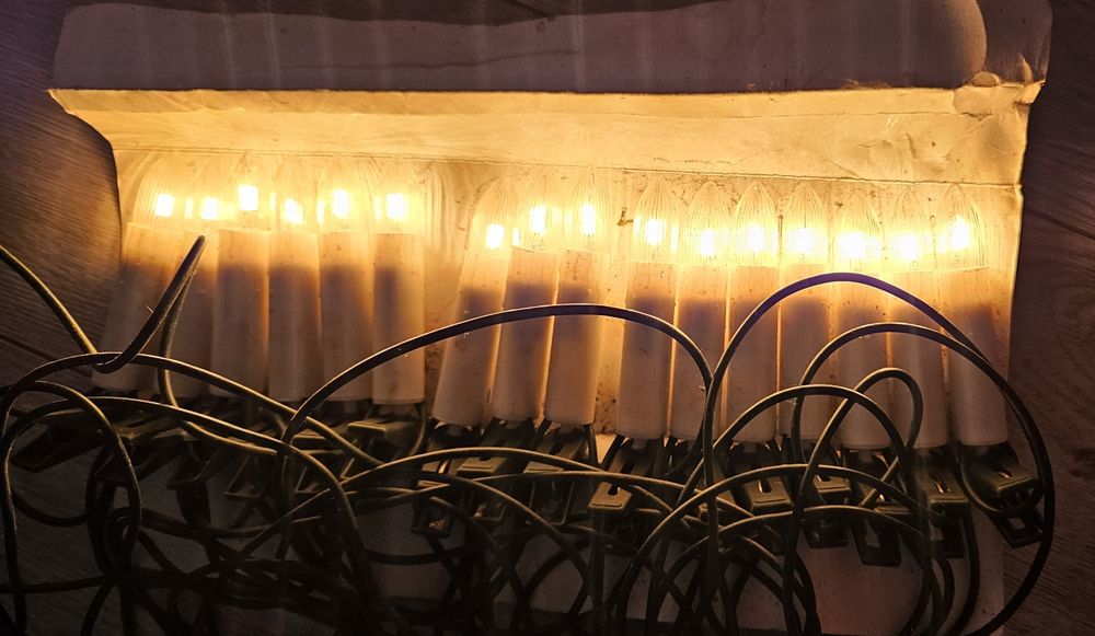 Instalatie veche brad Craciun lumanari