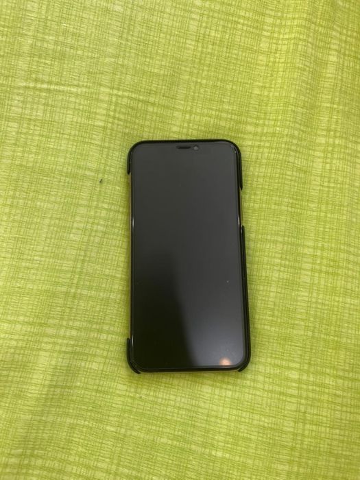 Продам Айфон 11 про в хорошем состояние