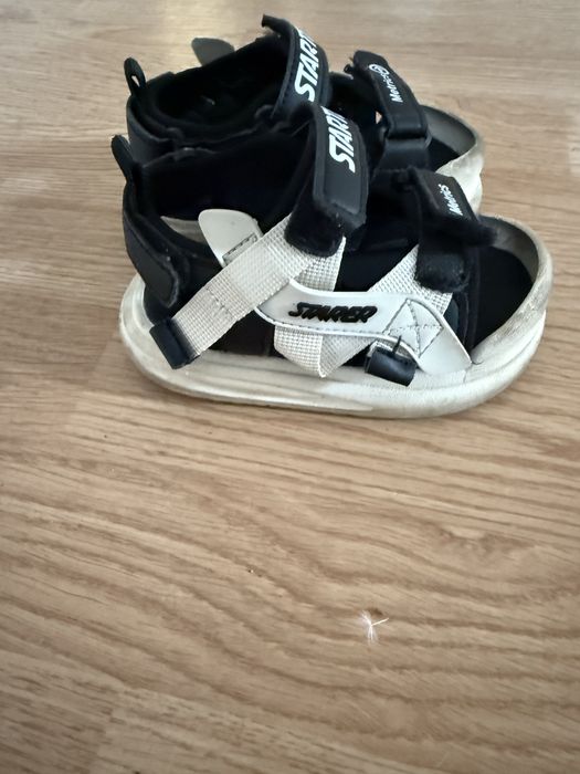 Продам детскую обувь