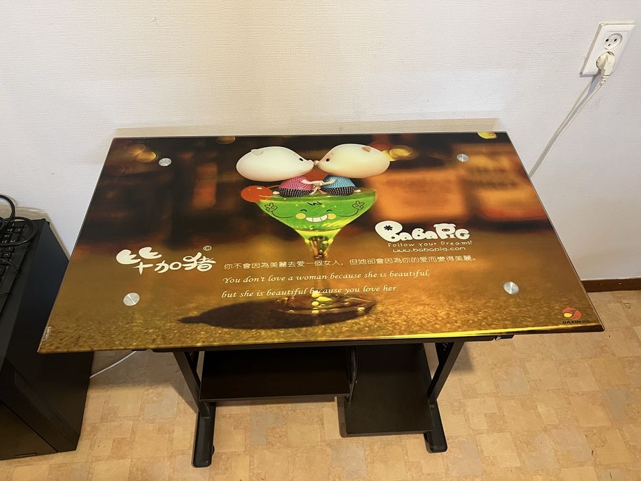 Стол компьютерный новый