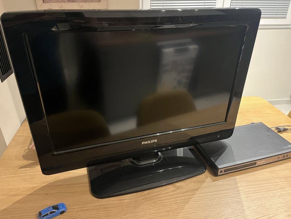 Телевизор и DVD Philips