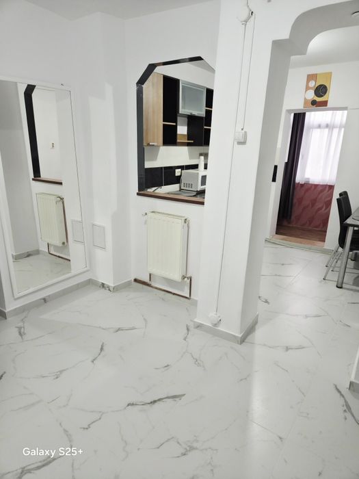 De vânzare apartament 2 camere – decomandat, zona  C.N.Spiru Haret