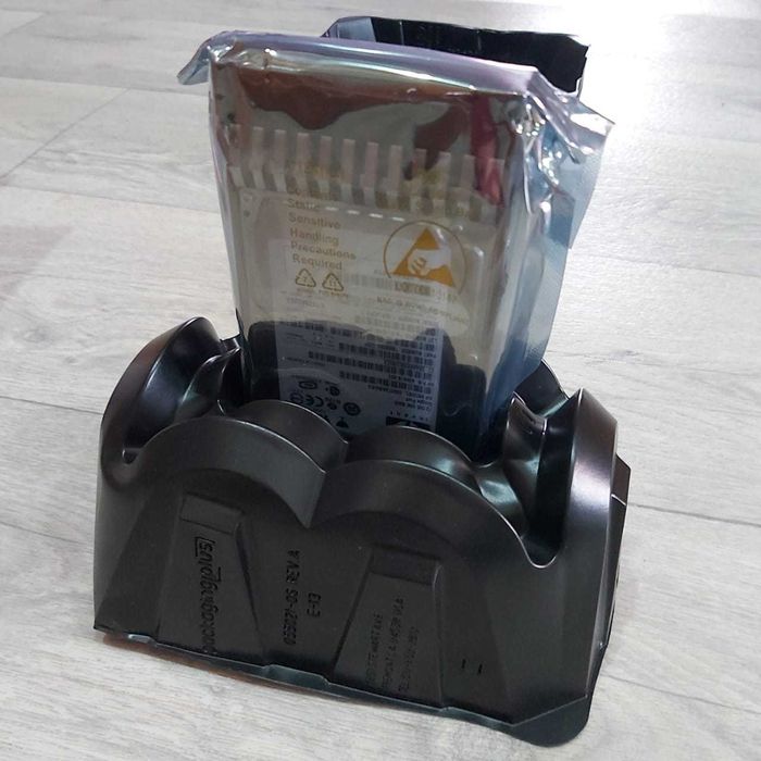 Продам новый Жесткий диск 375861-B21 HP 72GB 3G SAS