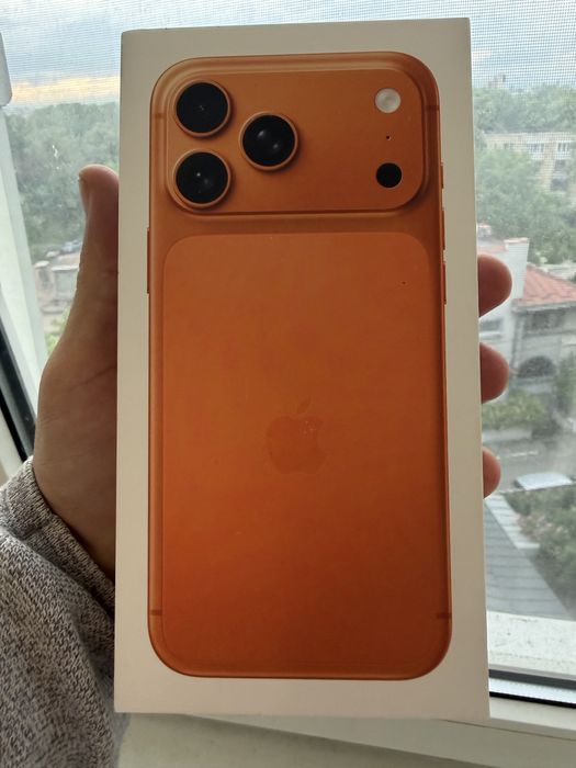 Iphone 17 ProMax Orange
