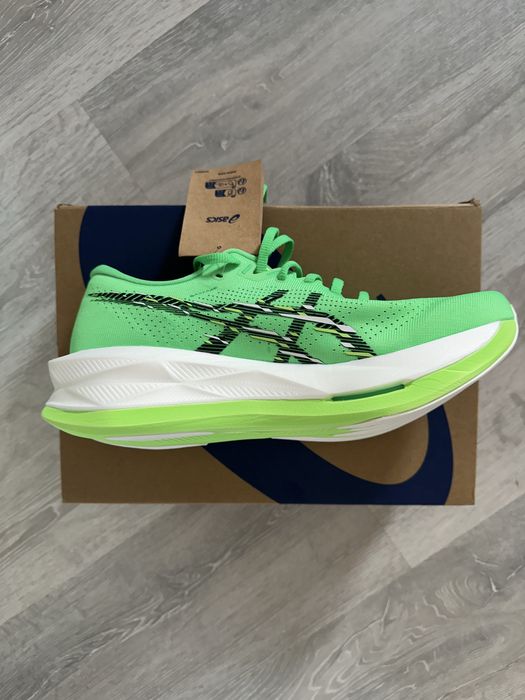 Asics SonicBlast noi cu etichetă