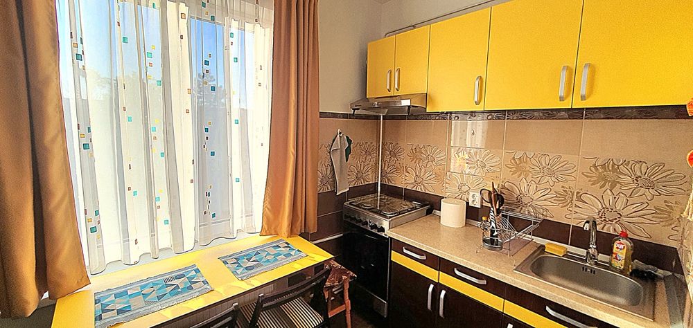 Închiriez ap 1 cam ultracentral (Statuia Nespălată) et3 dec f spațios