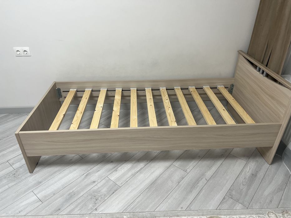 Продам кровати односпалка + матрас