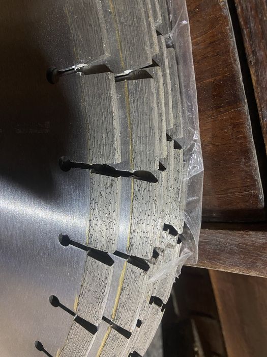 Алмазный диск по бетону