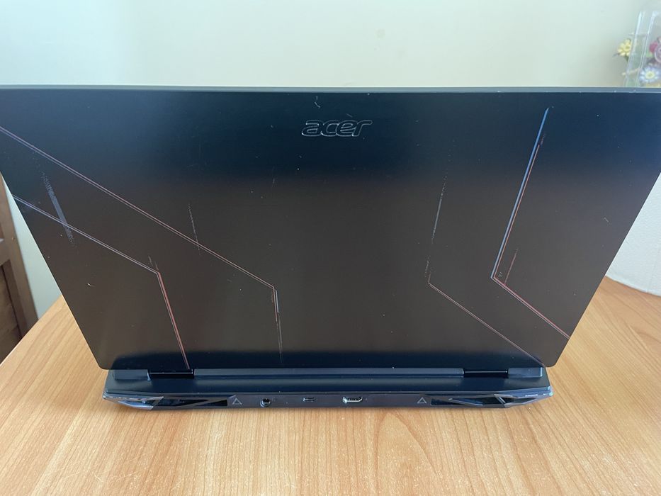 Vând Acer Nitro 5 AN515-58-564G, laptop de gaming