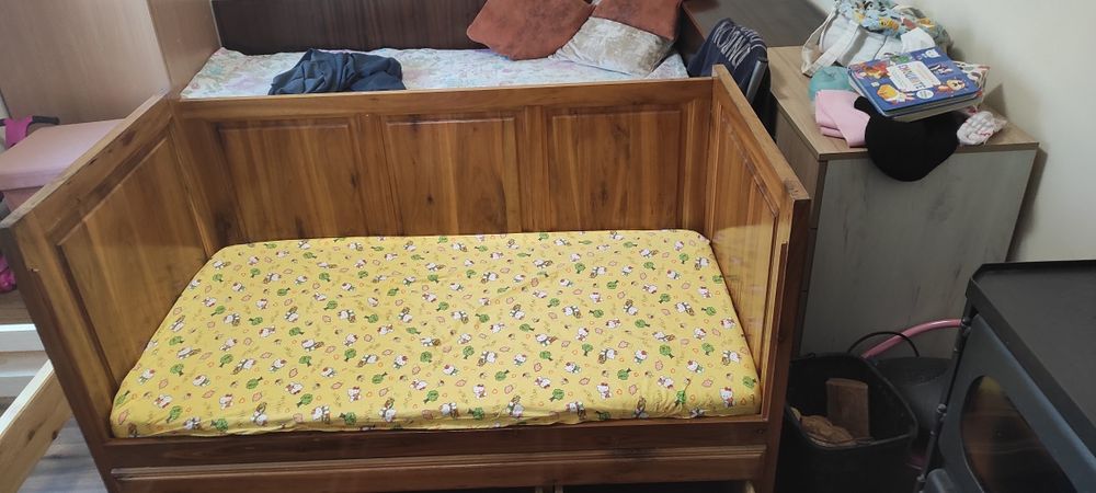 Детско креватче от чисто дърво (чам)