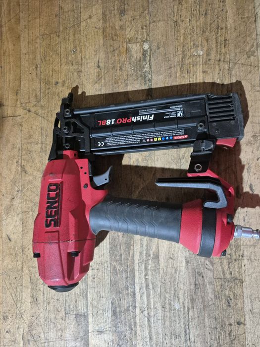 Pistol pneumatic SENCO finish pro 18