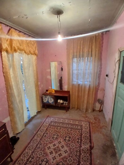 Уй сотилади.Ховли, 6 хона. Нархи келишилади!