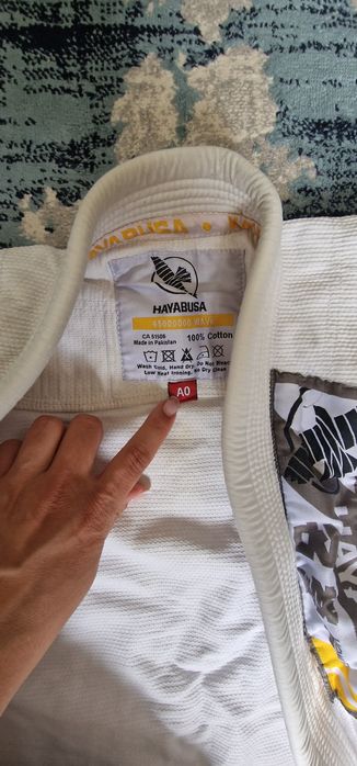 Продам кимоно для джиоджитсу