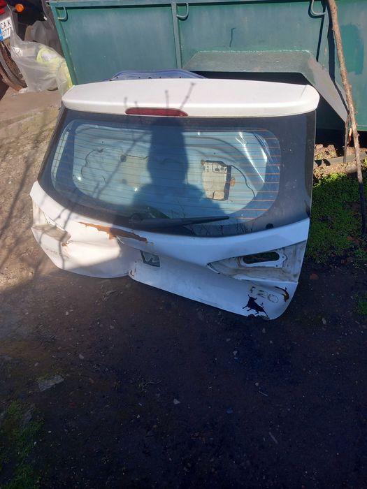 Стъкло за заден капак на hyundai i20