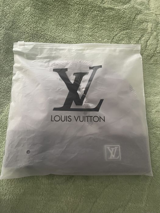 Caciula Louis Vuitton