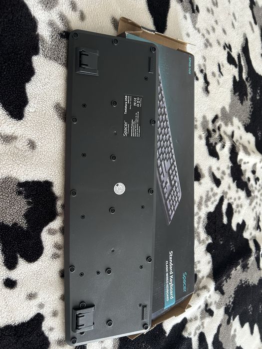 Vand doua tastaturi de calculator